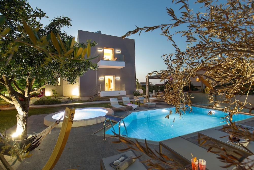 Kastellakia Executive Villa Resmo Dış mekan fotoğraf