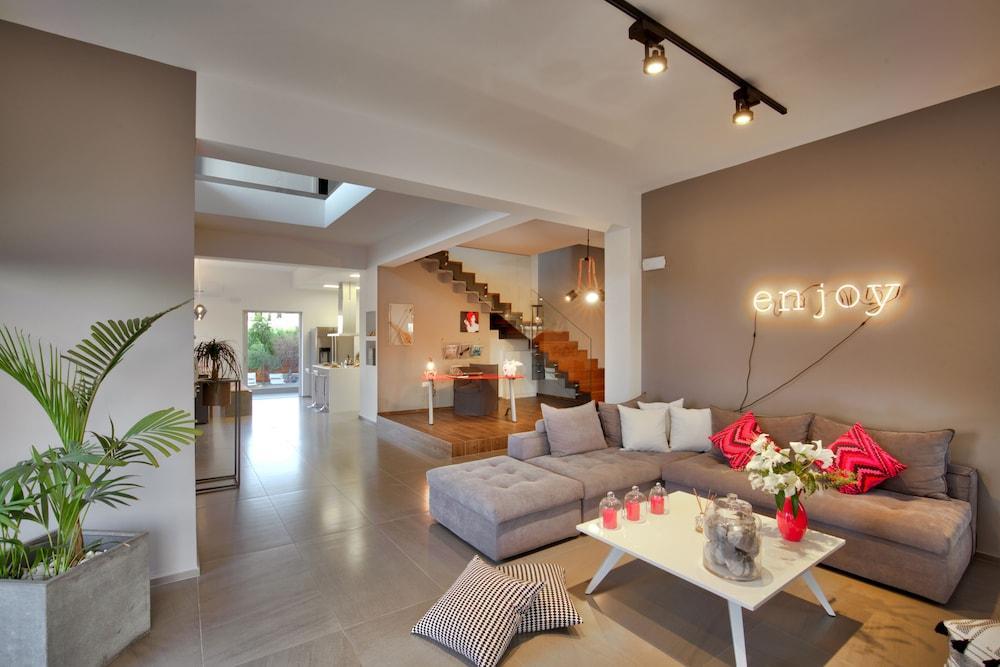 Kastellakia Executive Villa Resmo Dış mekan fotoğraf
